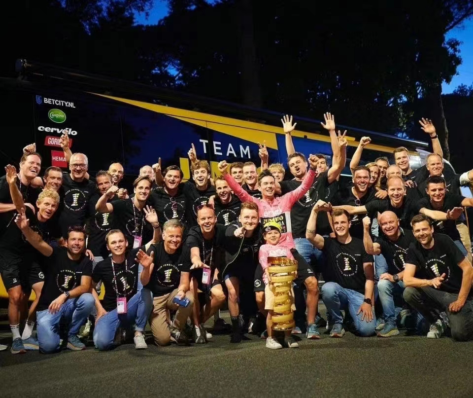 Giro d'Italia 2023 - de finish met glorie